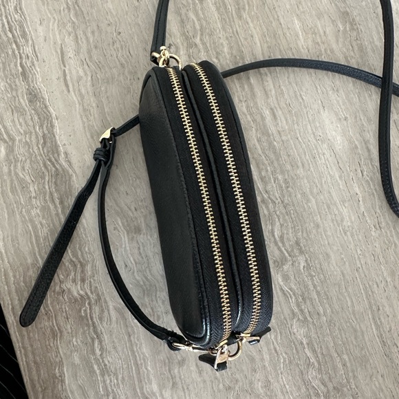 Coach Mini crossbody Bag black pebble leather. Adjustable strap, multiple pocket - Picture 2 of 15